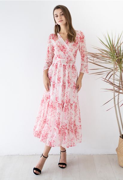 Vestido cruzado de chifón con estampado floral y puños con volantes