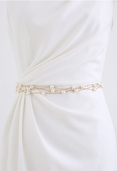 Cinturón de cadena de oro con capas de perlas