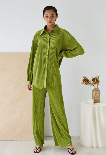 Conjunto de camisa y pantalón plisado completo en verde musgo