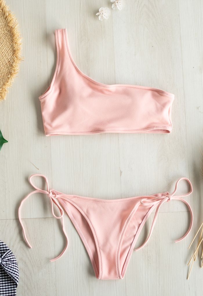 Conjunto de bikini de talle bajo con un hombro anudado en el lateral en rosa