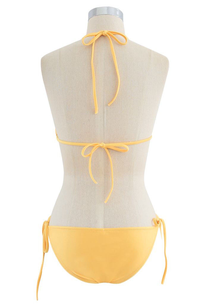 Conjunto de bikini halter con cordón autoatado en amarillo