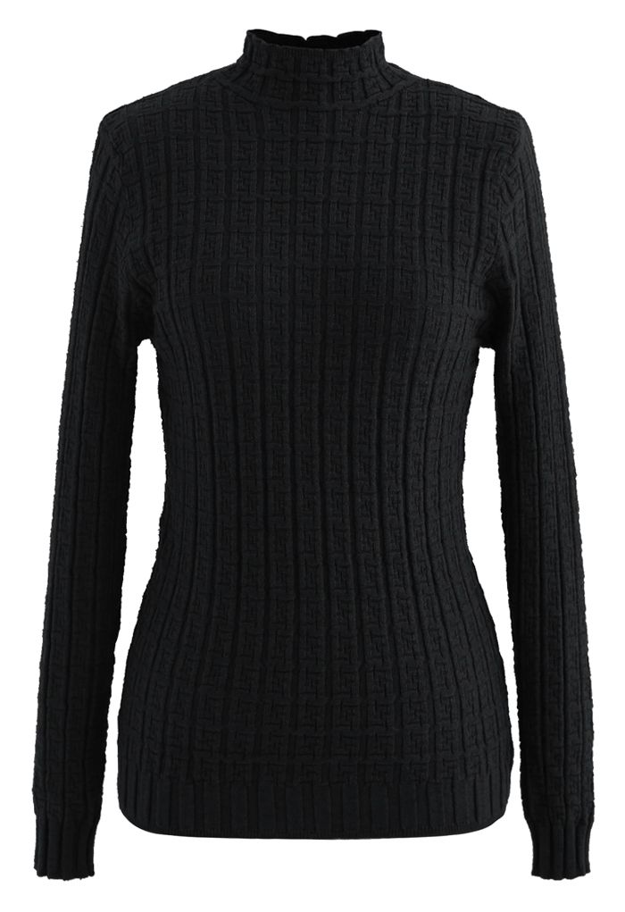 Top de punto ajustado con cuello alto en relieve en negro de Maze