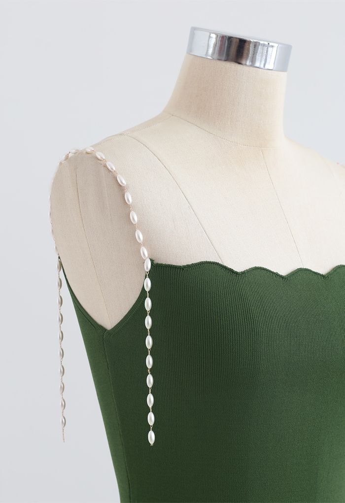 Vestido camisero de punto ajustado con tirantes de perlas en verde