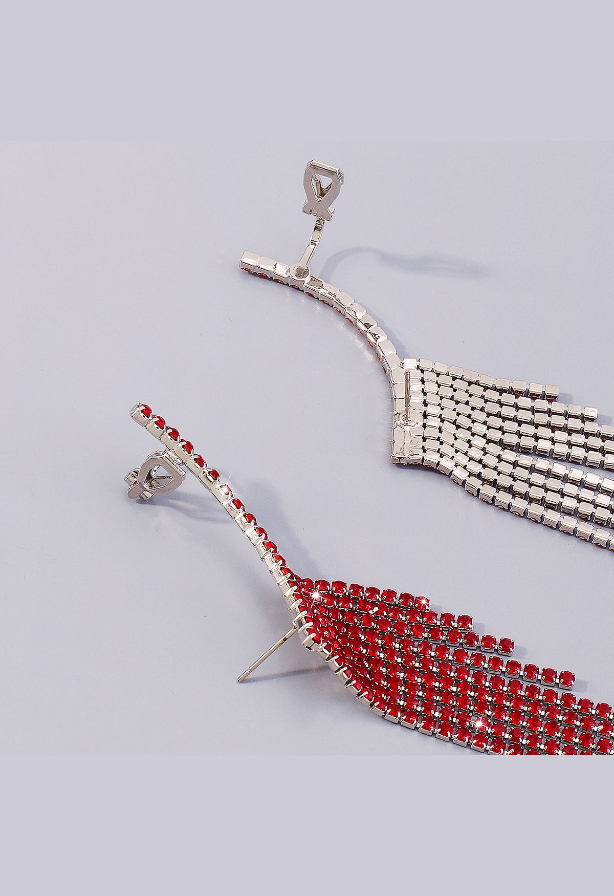 Aretes colgantes con borla de ala brillante en rojo