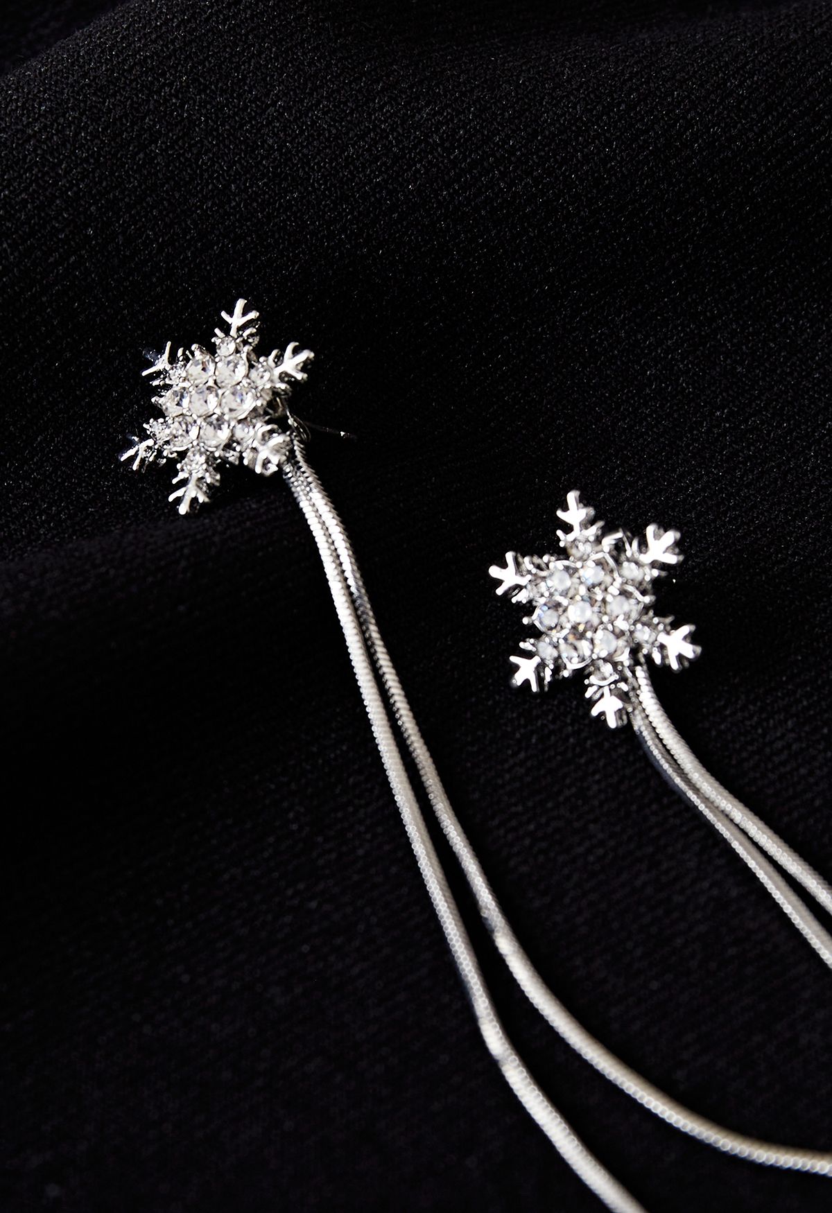 Aretes colgantes de copo de nieve con diamantes deslumbrantes