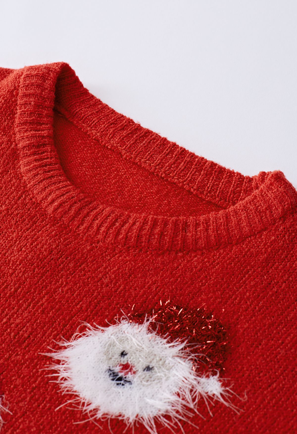 Top de punto Fuzzy Santa Claus en rojo