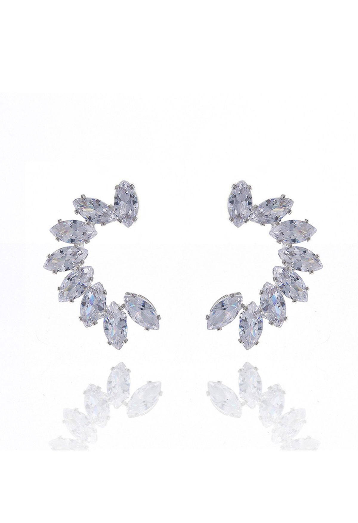 Aretes de diamantes en forma de C