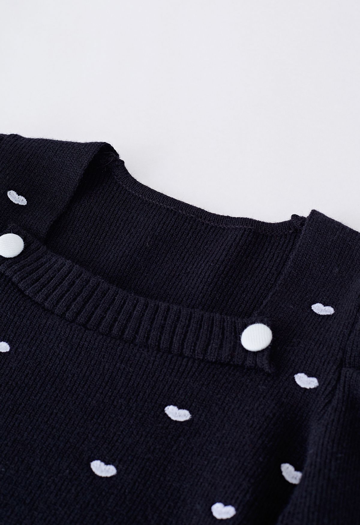 Suéter de punto con cuello cuadrado en negro de Full of Little Heart