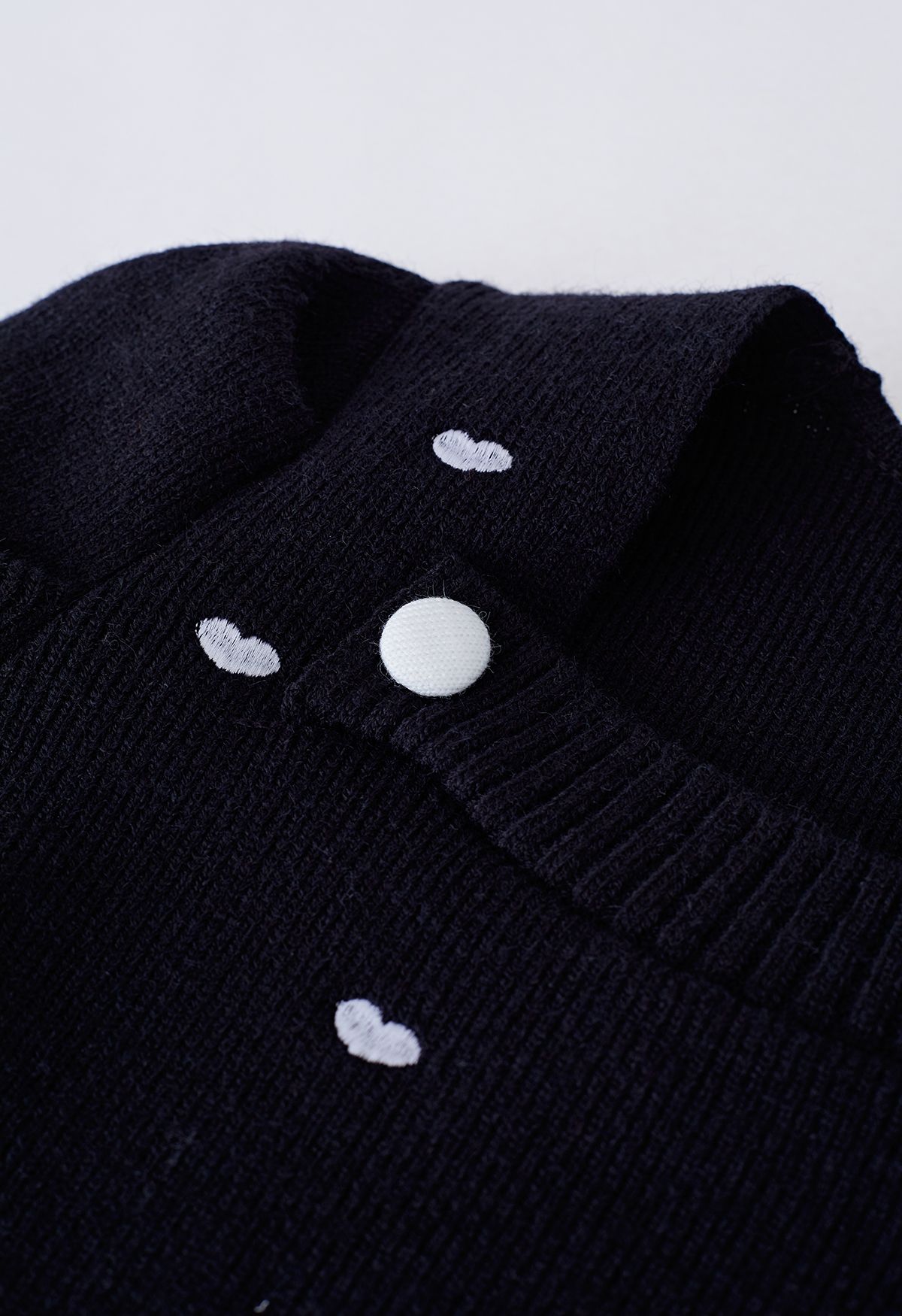 Suéter de punto con cuello cuadrado en negro de Full of Little Heart