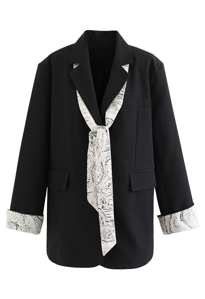 Blazer con botones y bufanda de gasa con estampado de mármol en negro