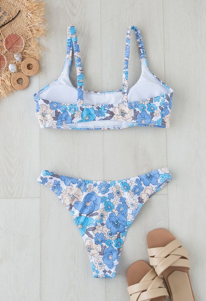 Conjunto de bikini con estampado de flores de dibujos animados