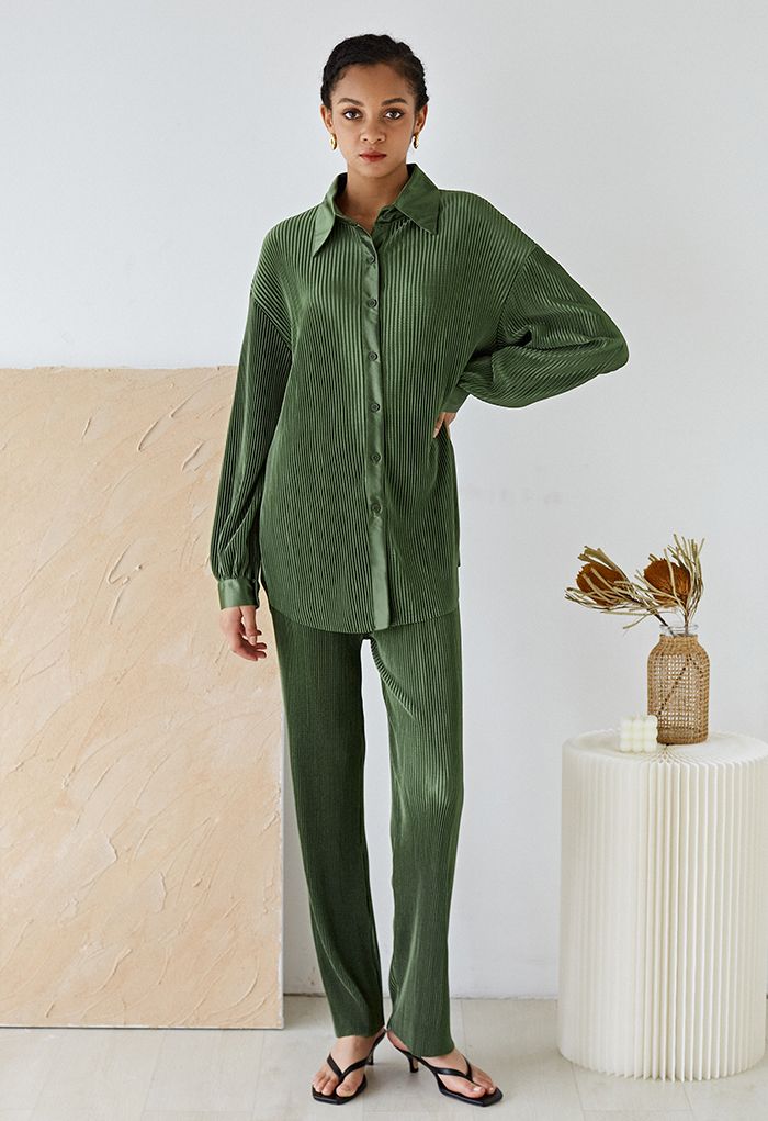 Conjunto completo de camisa y pantalón plisado plisado en verde militar