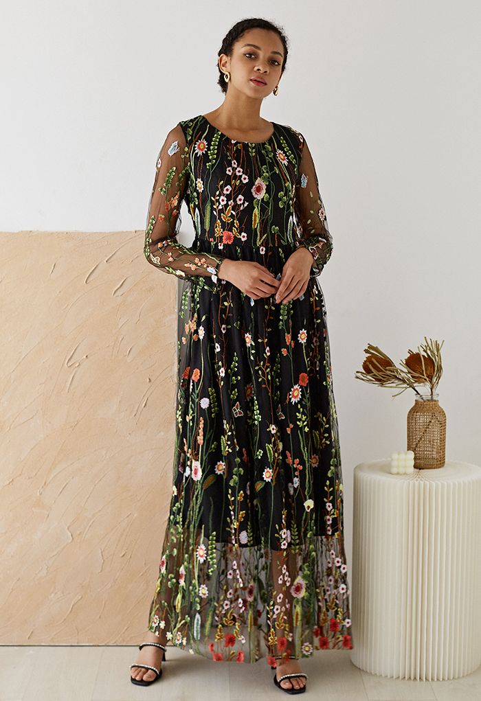 Vestido largo de malla bordada Lost in Flowering Fields en negro