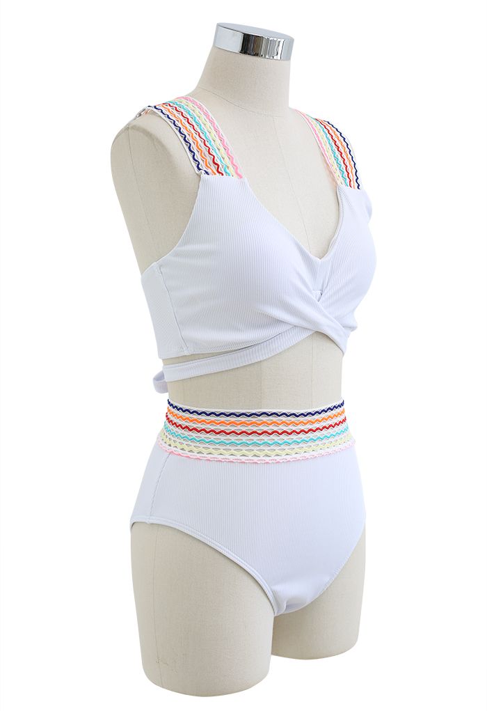 Conjunto de bikini de canalé ondulado colorido