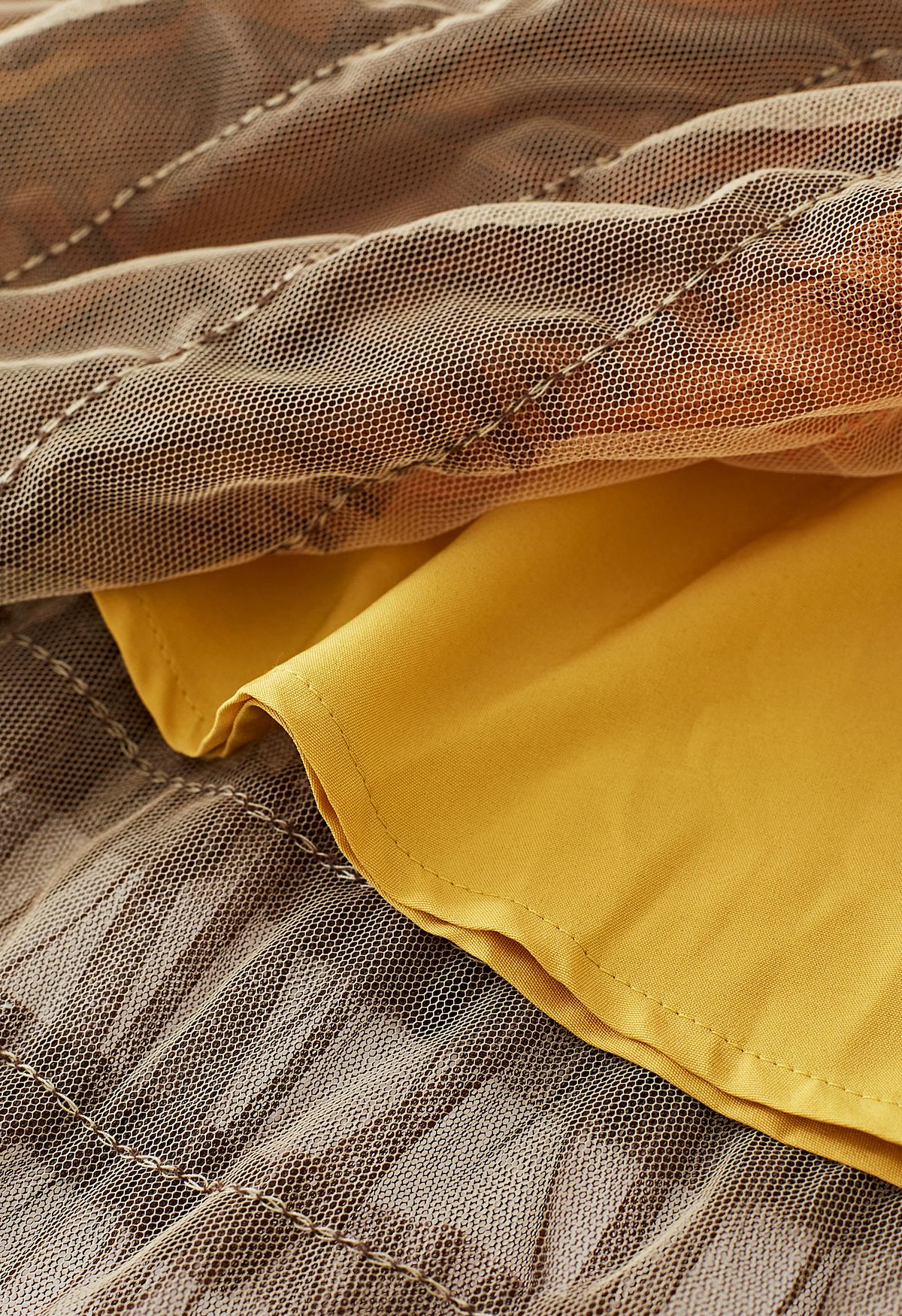 Falda larga de tul con capas degradadas de Swan Cloud en amarillo