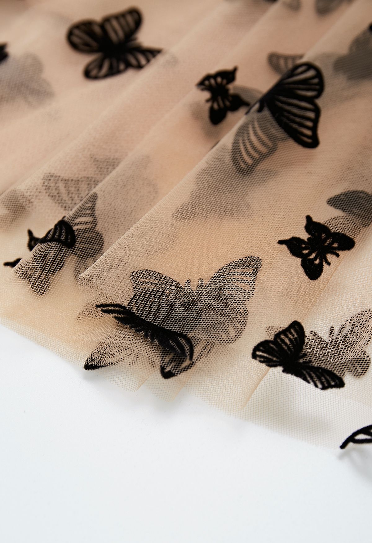 Falda midi de tul con malla de mariposa de terciopelo en caramelo