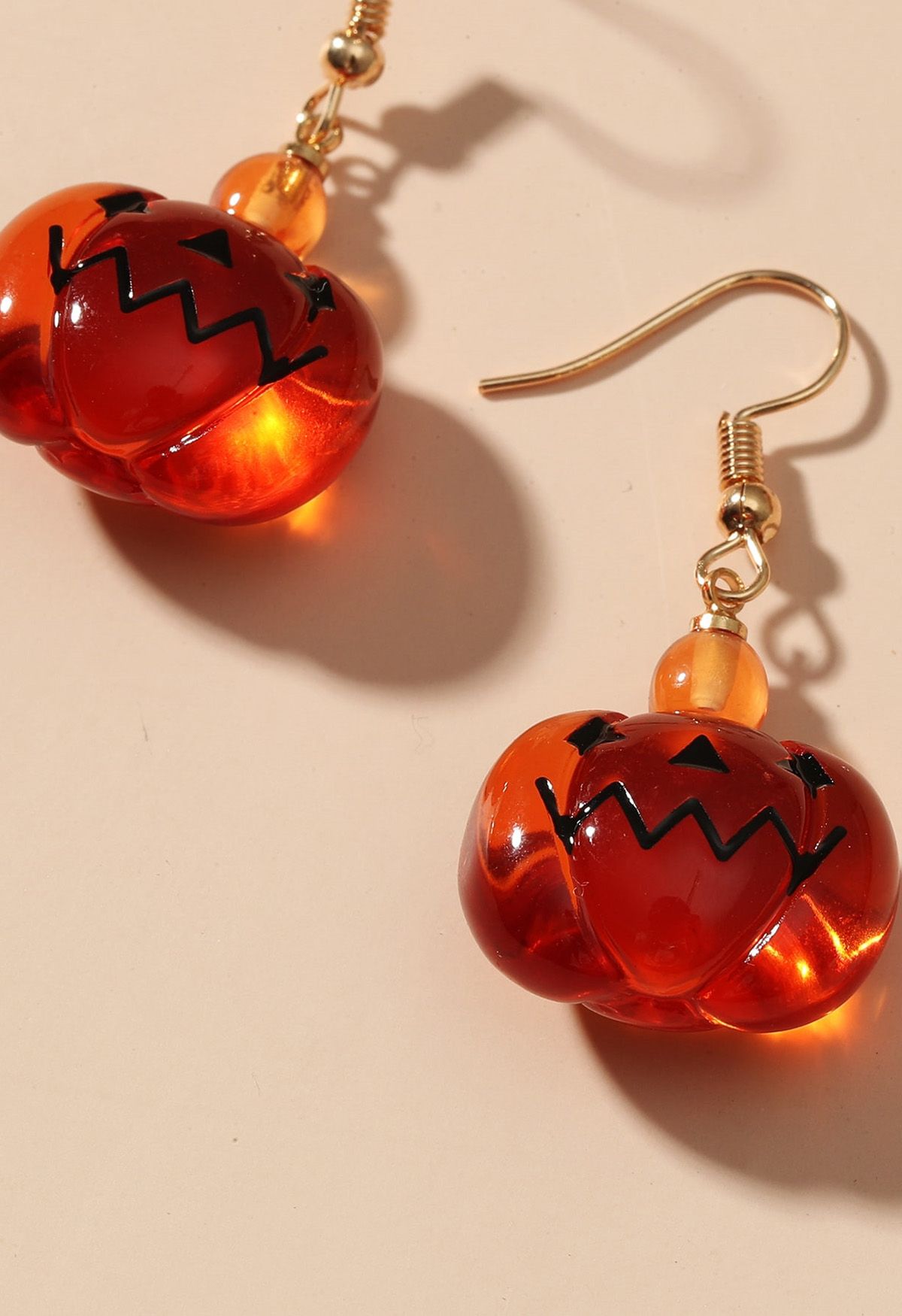 Pendientes colgantes de resina con calabaza de Halloween