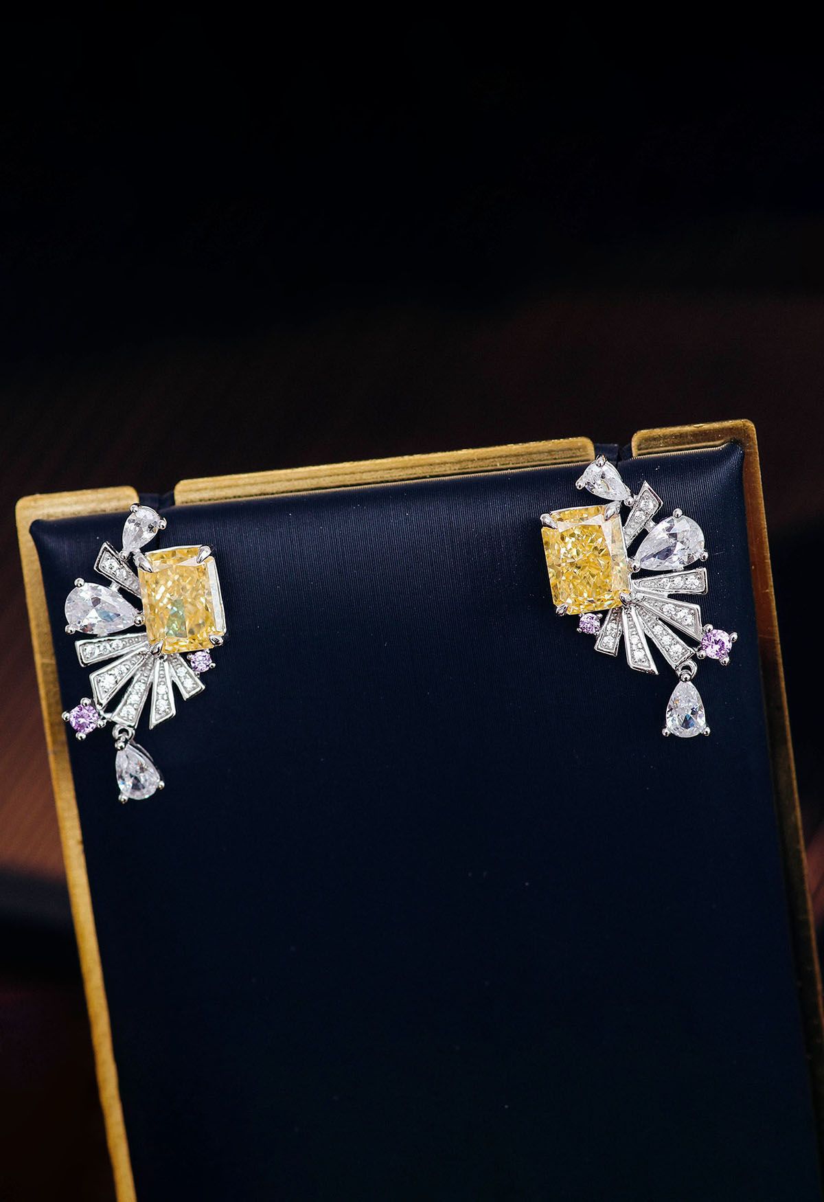 Pendientes de circonita cúbica con forma de abanico de cristal amarillo