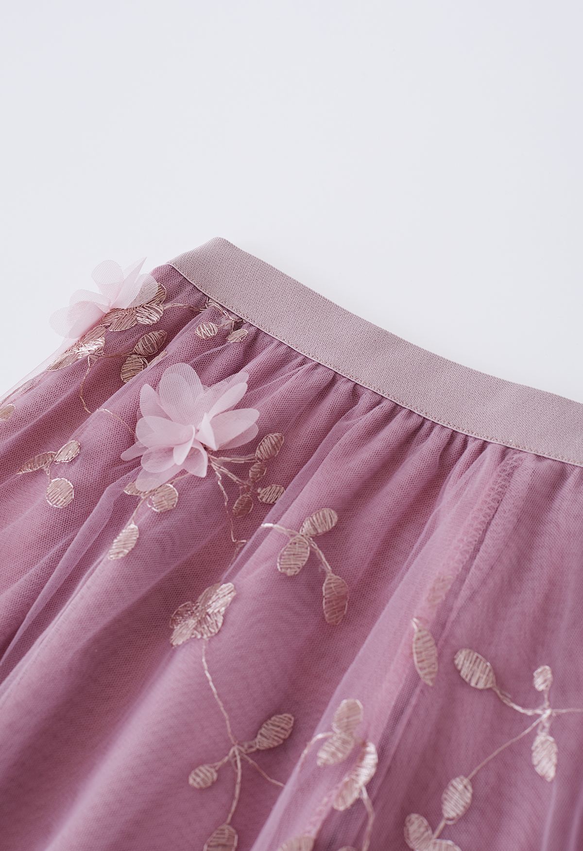 Falda midi de tul con bordado de flores de malla 3D en lila