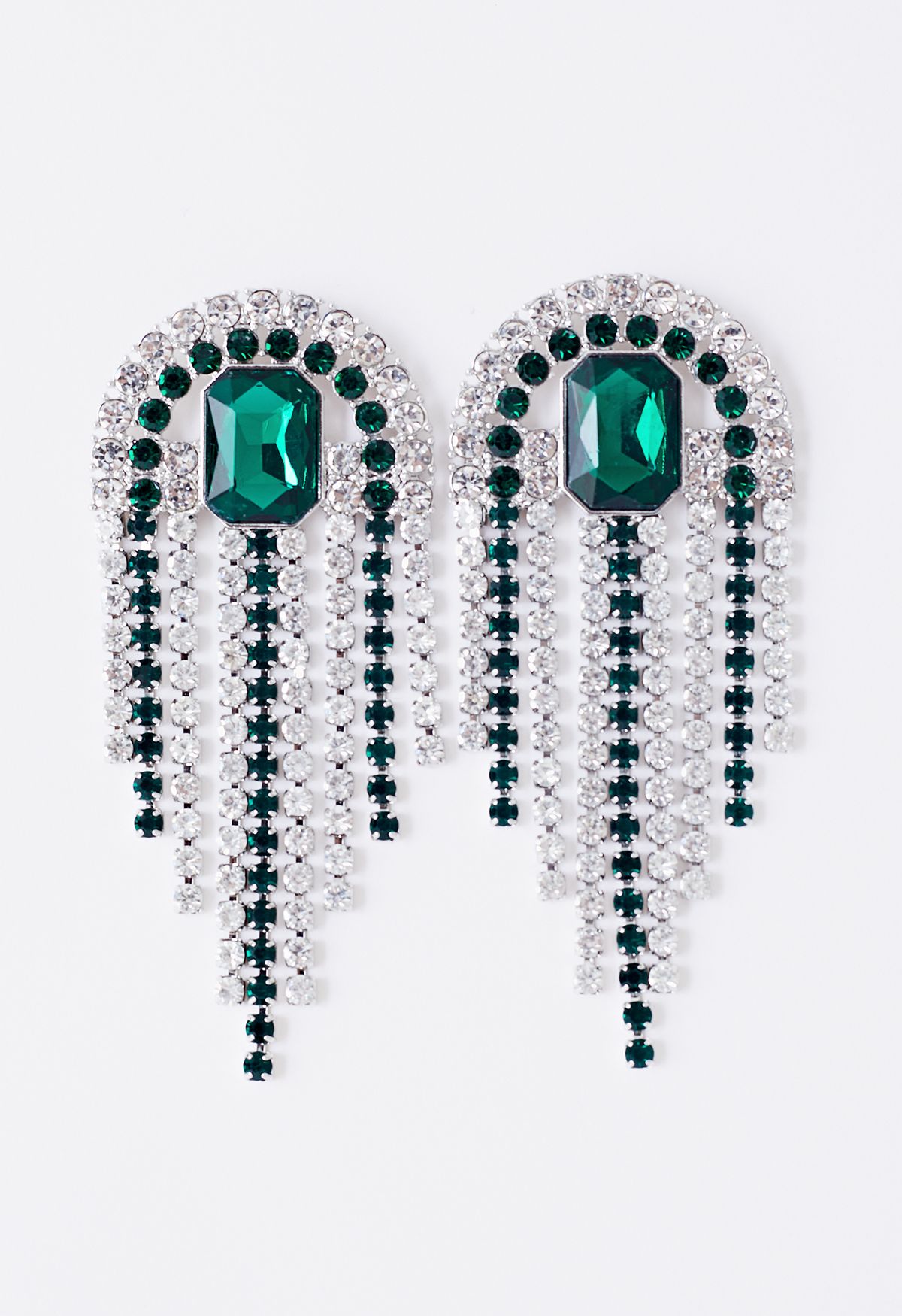 Aretes de borla con gema de diamantes de talla esmeralda en verde