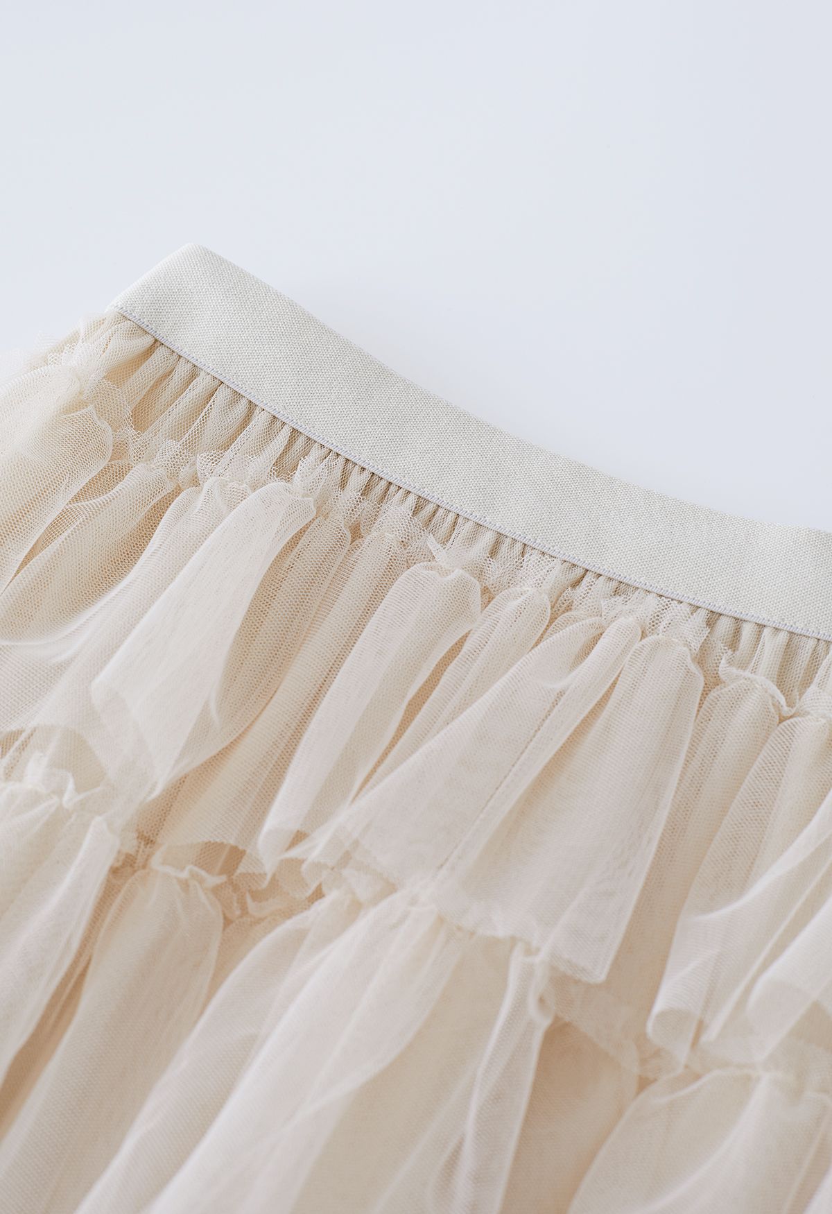 Falda larga de malla de tul con volantes en capas en color crema