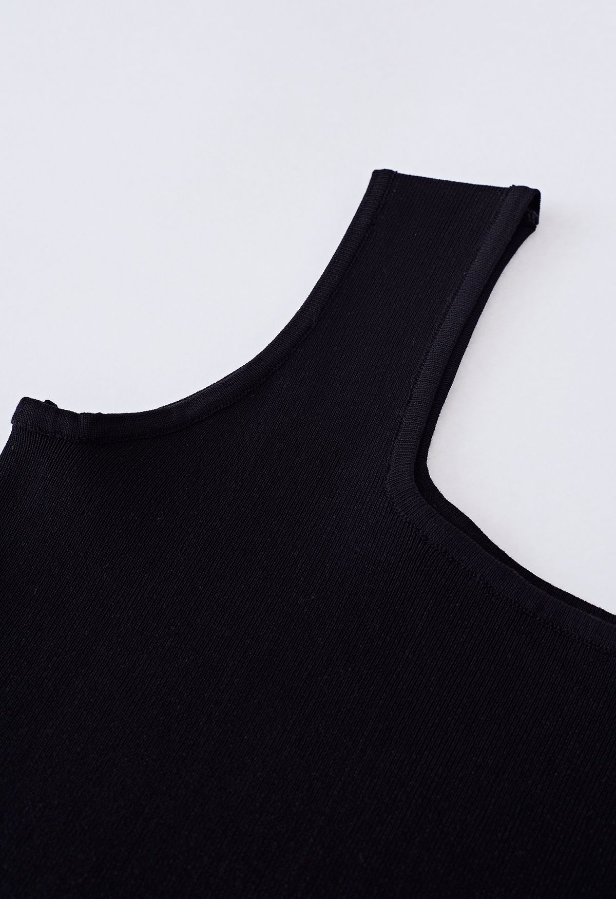 Camiseta sin mangas de punto con cuello cuadrado elegante en negro