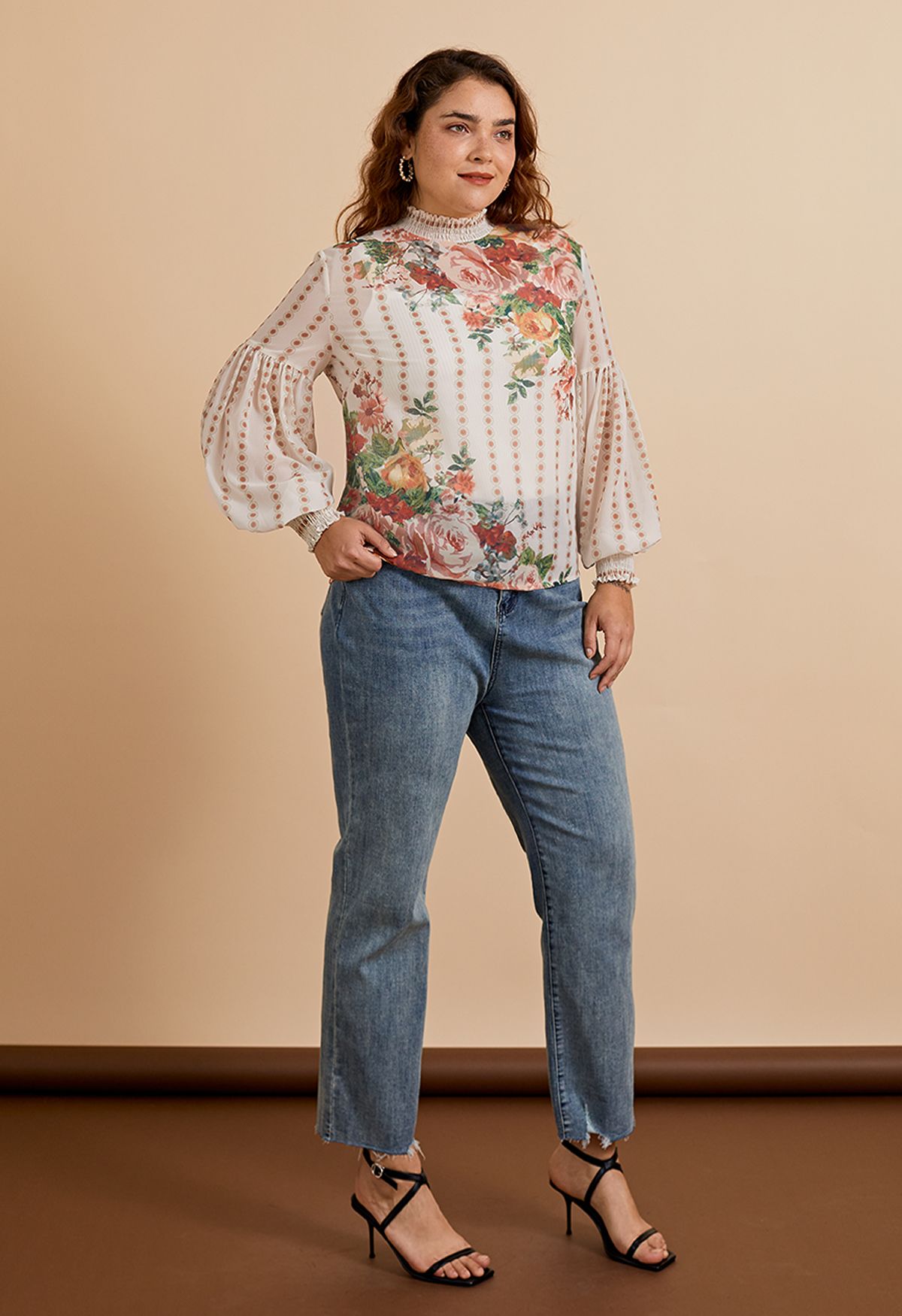 Blusa floral de lujo en jardines