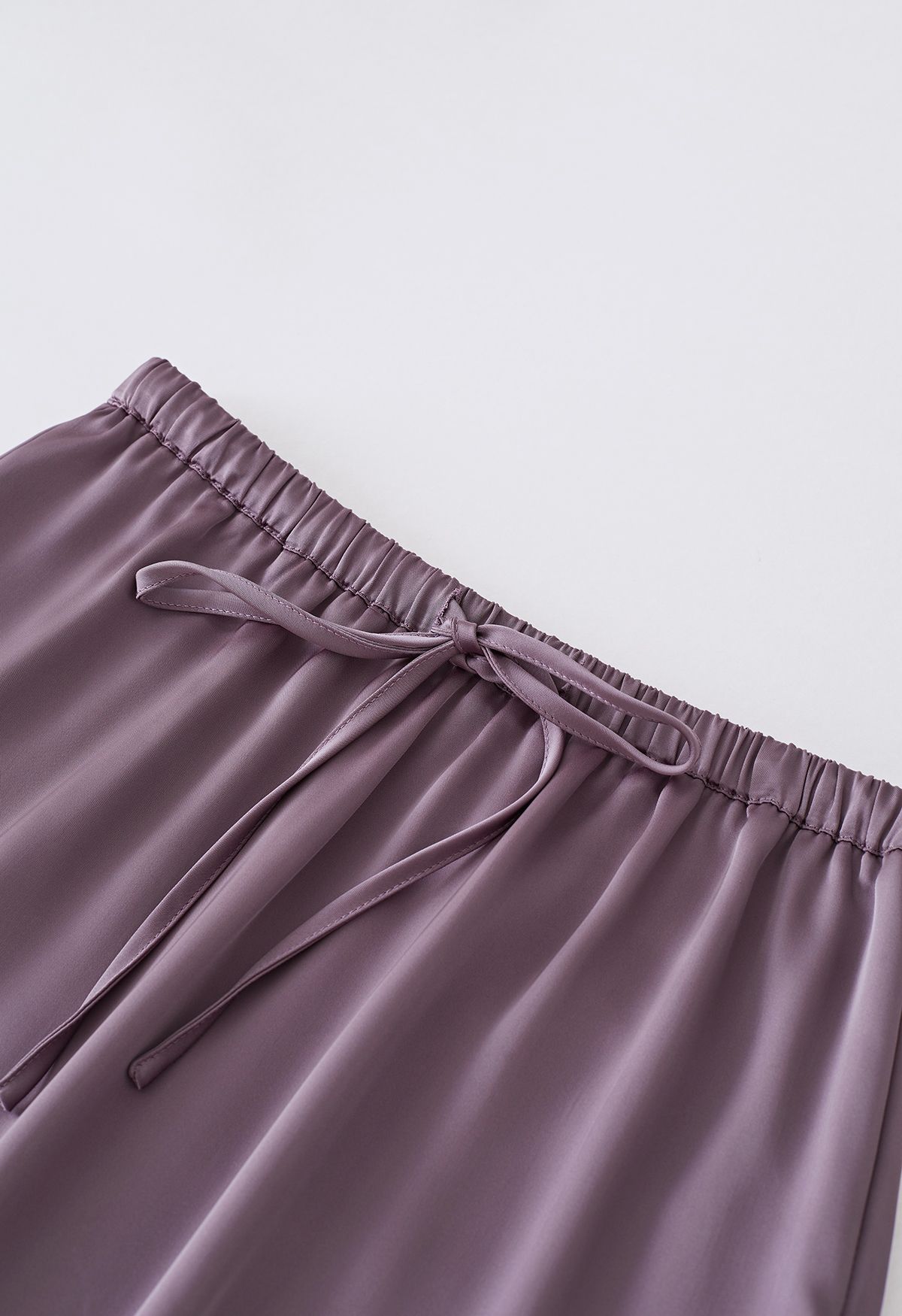 Falda larga de satén con cordón elástico en la cintura en morado