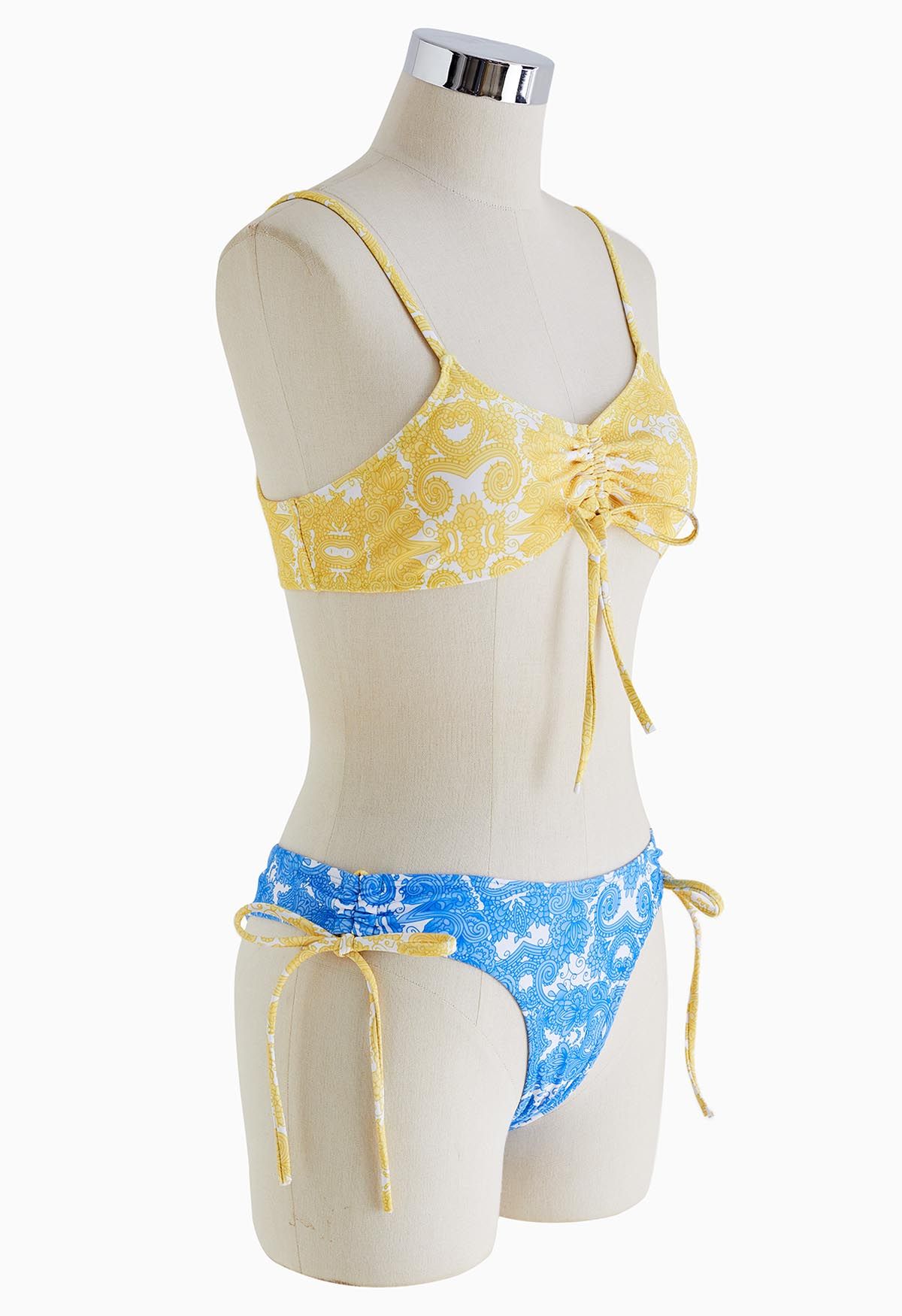 Conjunto de bikini de bloque de color con patrón de Paisley