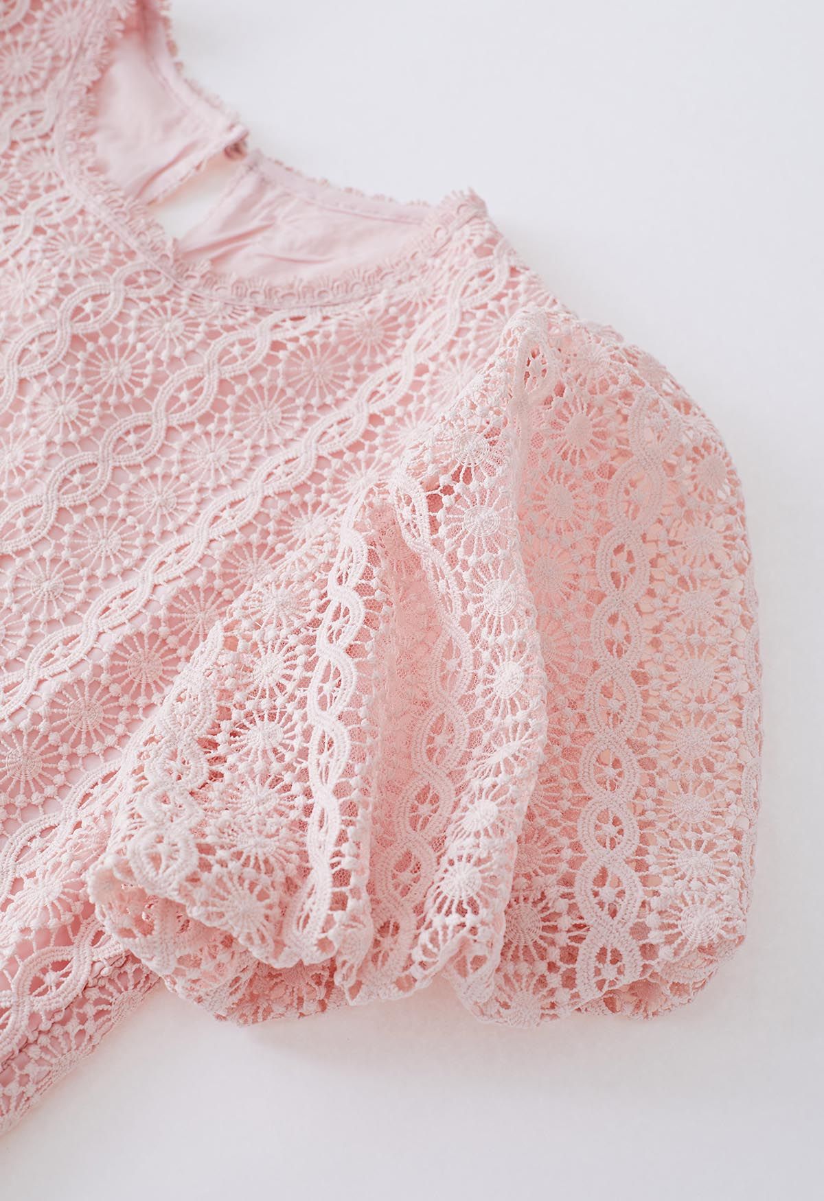 Top de manga corta con burbujas de crochet completo en rosa