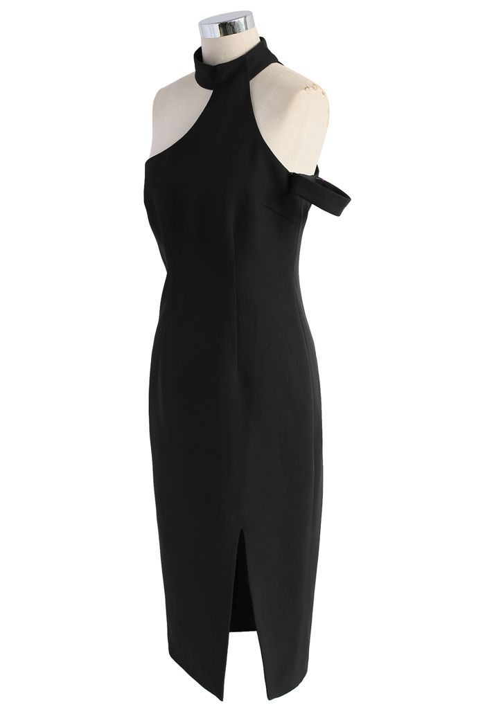 Vestido negro super elegante con escote halter