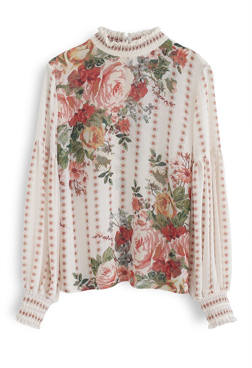 Blusa floral de lujo en jardines