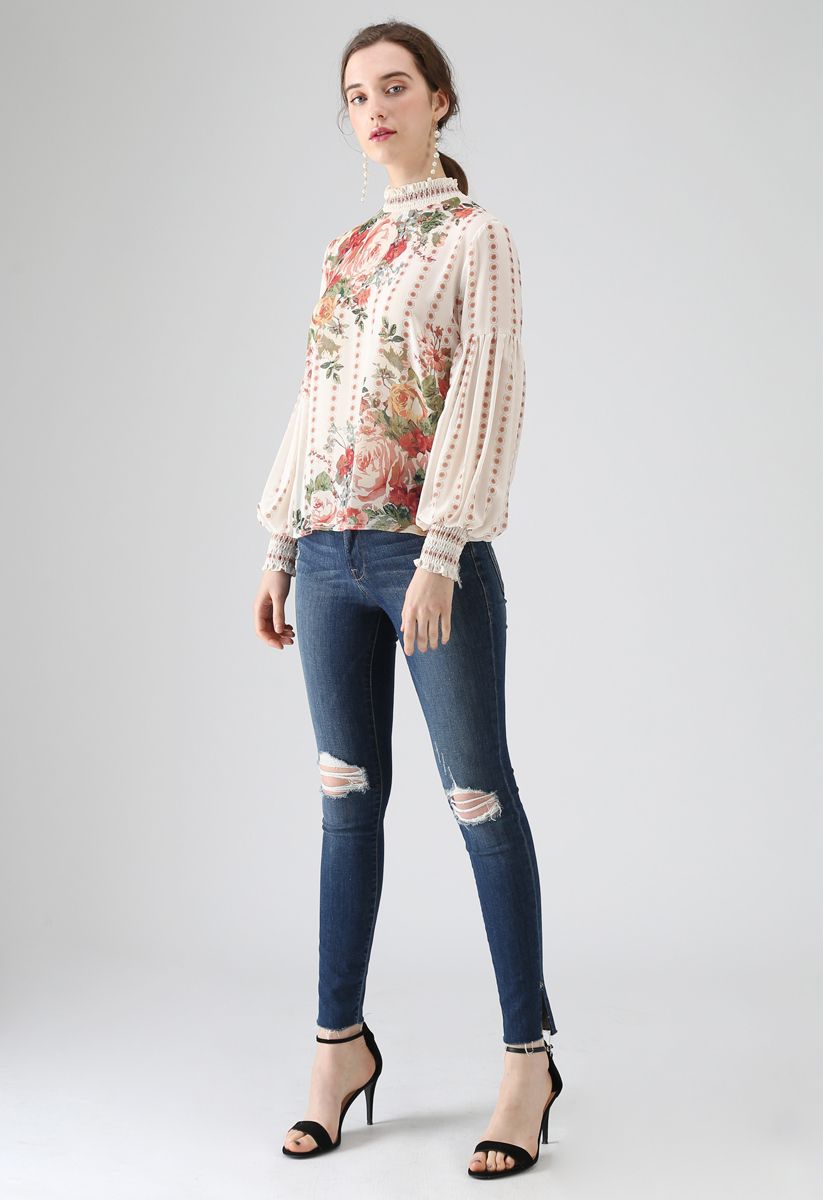 Blusa floral de lujo en jardines