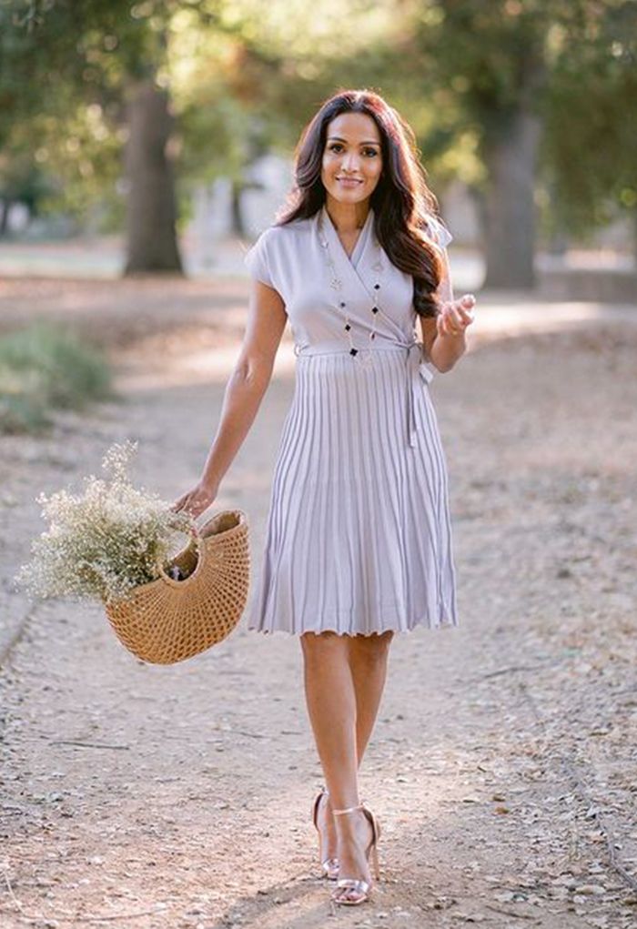 VESTIDO DE PUNTO PLISADO SIN MANGAS ENVOLVENTE EN LAVANDA