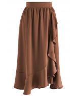 Falda midi de satén asimétrica con volantes en marrón